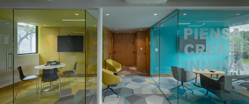 Huddle Room Crestron